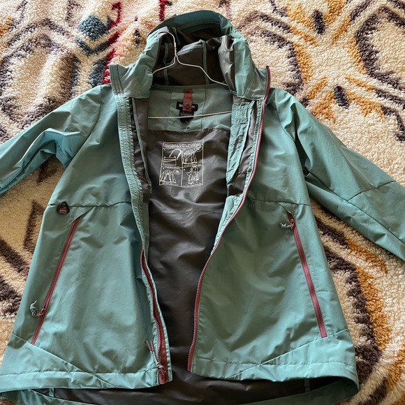 Burton Rain Shell (NWOT) - Picture 3 of 9